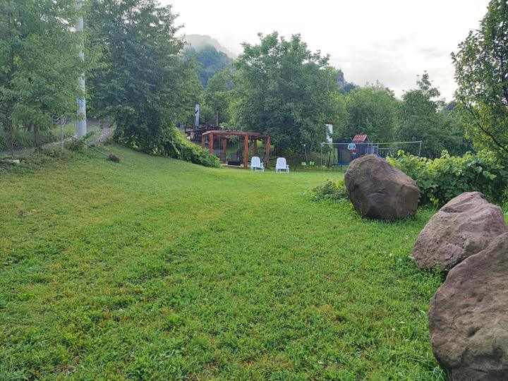 Curtea, dimineața